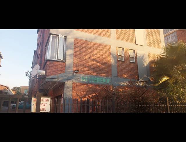 3 BEDROOM FLAT FOR SALE IN PRETORIA WEST